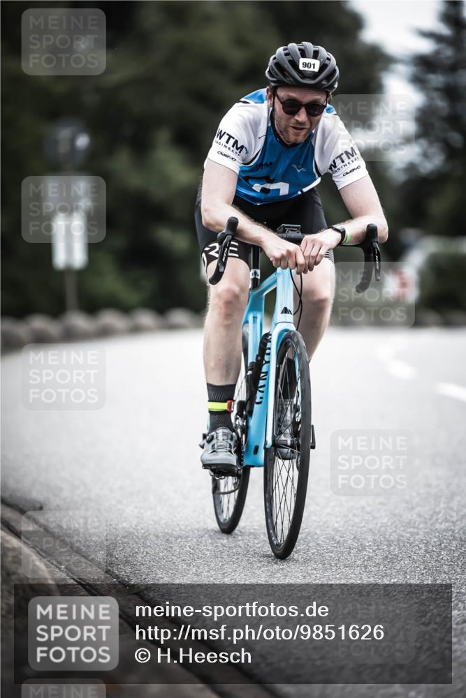 21.06.2026 - 29. Vierlanden-Triathlon H.Heesch http://msf.ph/oto/9851626 21.06.2026 12:04:01 Radfahren 901 meine-sportfotos.de