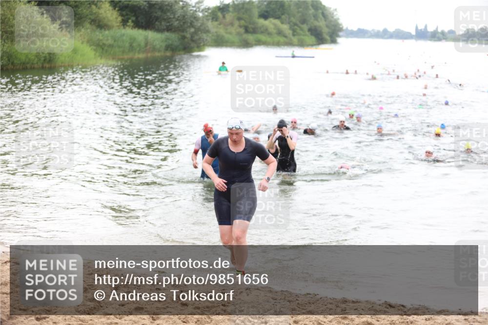 21.06.2026 - 29. Vierlanden-Triathlon Andreas Tolksdorf http://msf.ph/oto/9851656 21.06.2026 10:18:18 Schwimmen 494, 499, 571, 592, 606, 618 meine-sportfotos.de