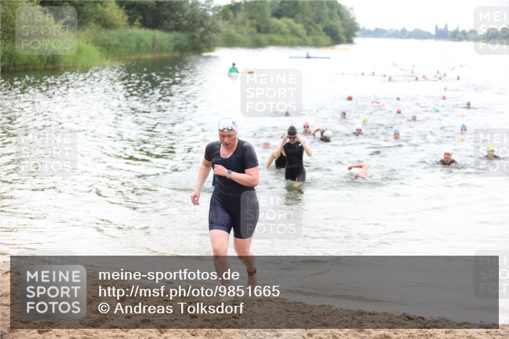 21.06.2026 - 29. Vierlanden-Triathlon Andreas Tolksdorf http://msf.ph/oto/9851665 21.06.2026 10:18:18 Schwimmen 494, 499, 571, 592, 606, 618 meine-sportfotos.de