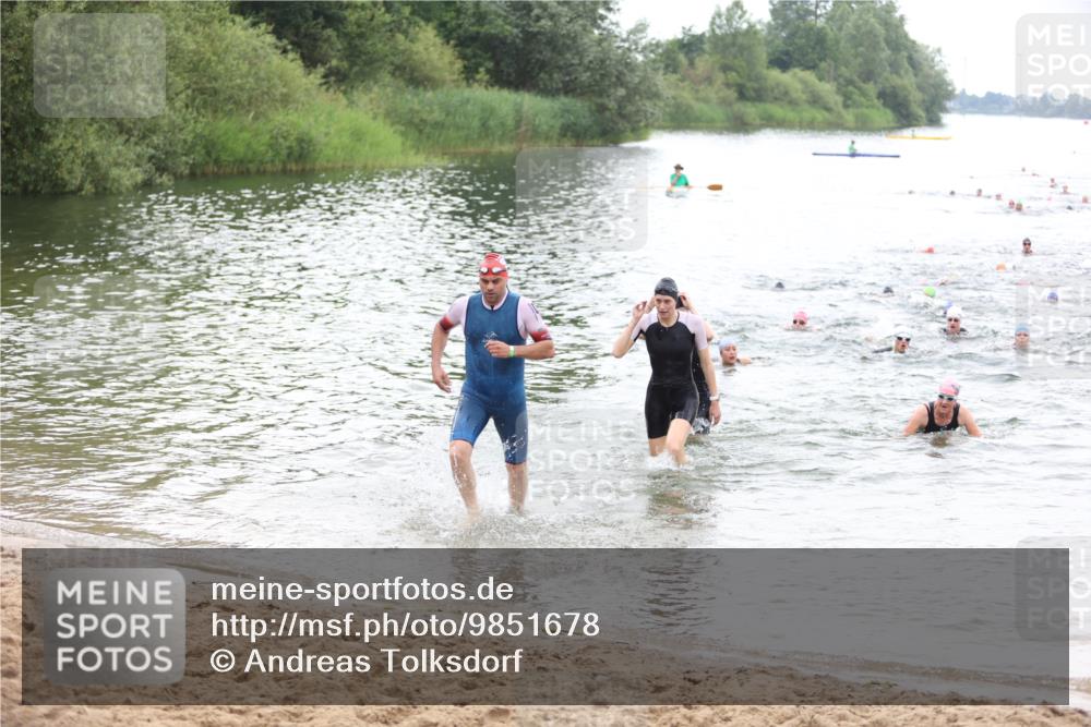 21.06.2026 - 29. Vierlanden-Triathlon Andreas Tolksdorf http://msf.ph/oto/9851678 21.06.2026 10:18:21 Schwimmen 499, 571, 582, 592, 606, 618 meine-sportfotos.de