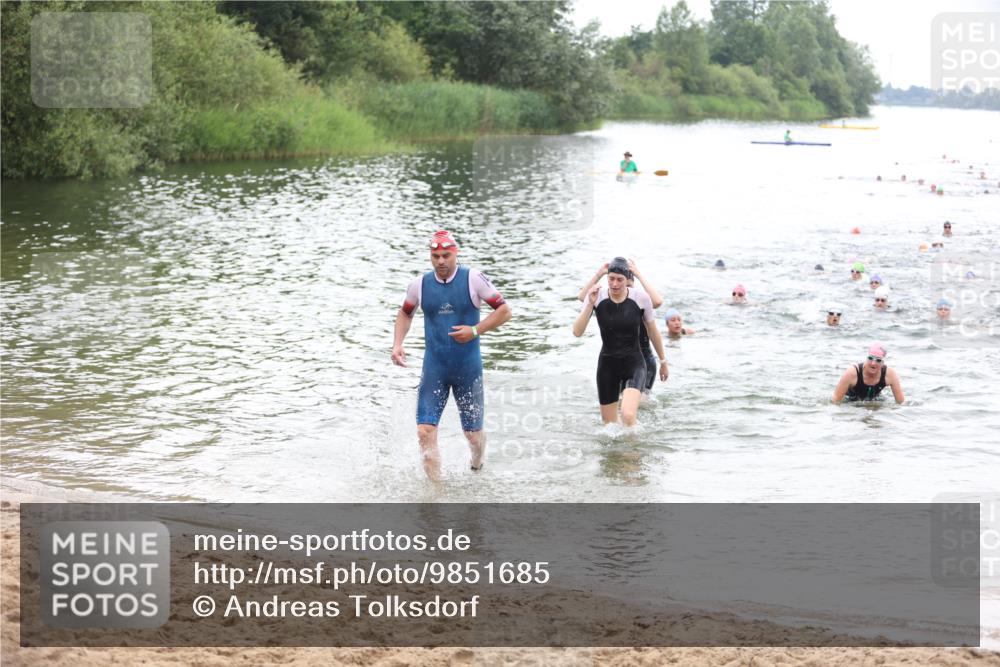 21.06.2026 - 29. Vierlanden-Triathlon Andreas Tolksdorf http://msf.ph/oto/9851685 21.06.2026 10:18:21 Schwimmen 499, 571, 582, 592, 606, 618 meine-sportfotos.de