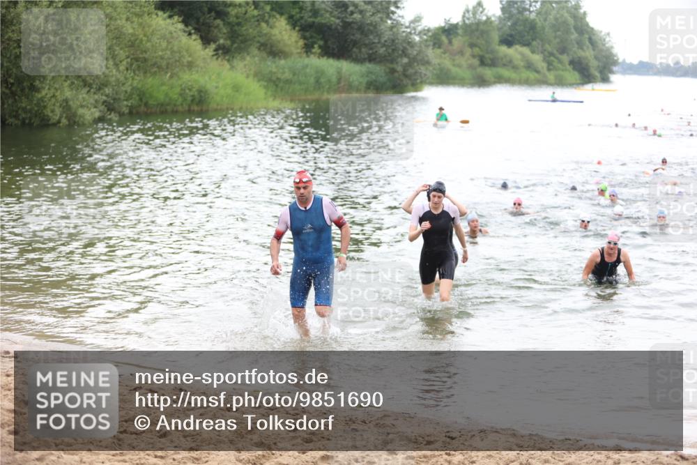21.06.2026 - 29. Vierlanden-Triathlon Andreas Tolksdorf http://msf.ph/oto/9851690 21.06.2026 10:18:21 Schwimmen 499, 571, 582, 592, 606, 618 meine-sportfotos.de