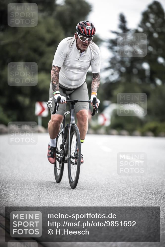 21.06.2026 - 29. Vierlanden-Triathlon H.Heesch http://msf.ph/oto/9851692 21.06.2026 12:04:22 Radfahren 863, 893, 894, 900 meine-sportfotos.de