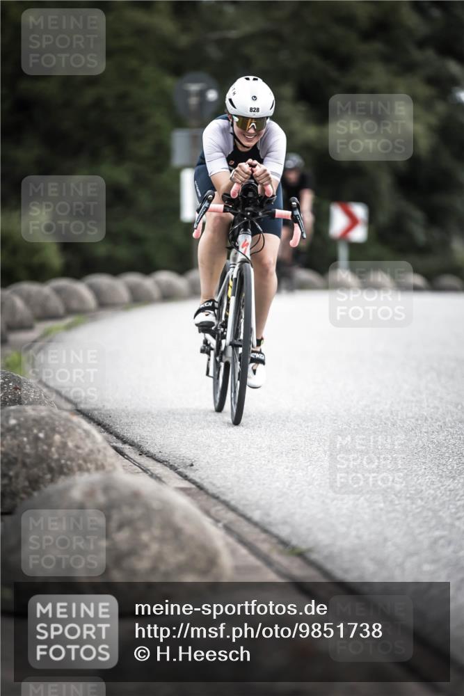 21.06.2026 - 29. Vierlanden-Triathlon H.Heesch http://msf.ph/oto/9851738 21.06.2026 12:04:49 Radfahren 766, 828 meine-sportfotos.de