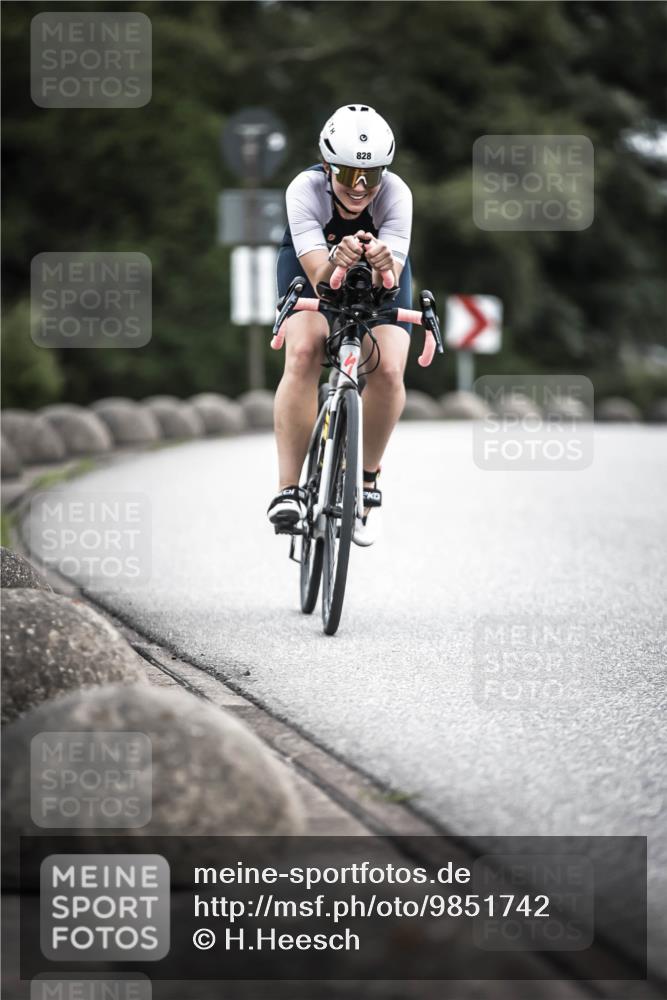 21.06.2026 - 29. Vierlanden-Triathlon H.Heesch http://msf.ph/oto/9851742 21.06.2026 12:04:49 Radfahren 766, 828 meine-sportfotos.de