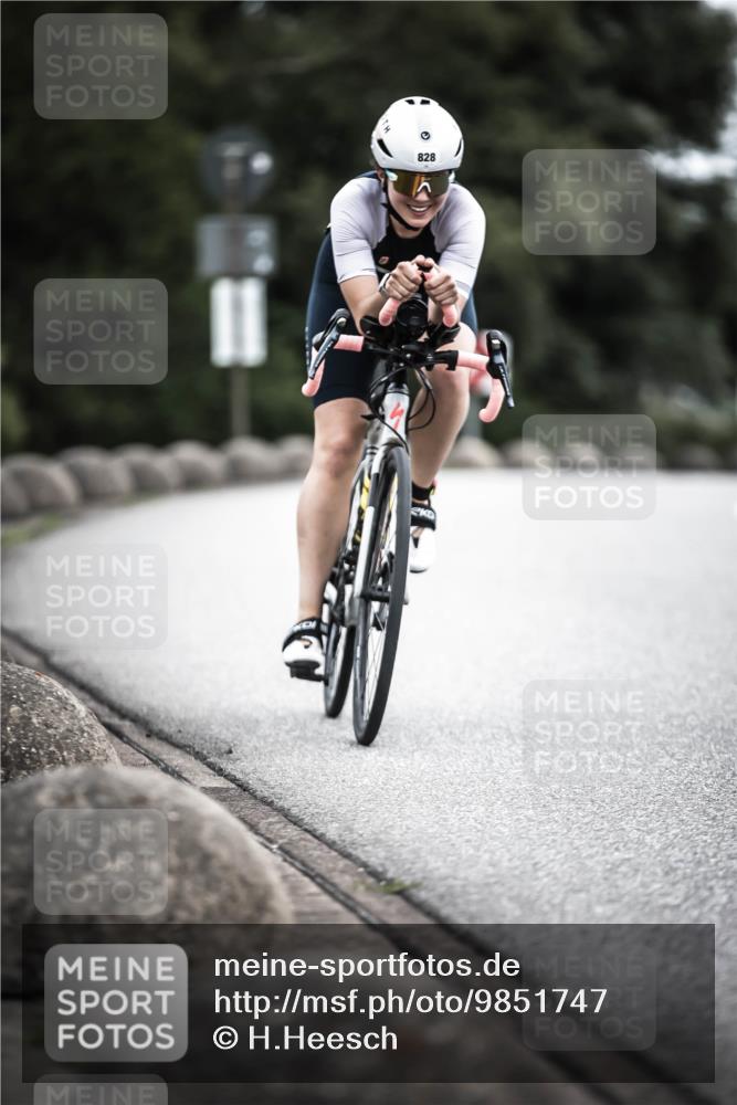 21.06.2026 - 29. Vierlanden-Triathlon H.Heesch http://msf.ph/oto/9851747 21.06.2026 12:04:49 Radfahren 766, 828 meine-sportfotos.de