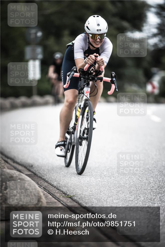 21.06.2026 - 29. Vierlanden-Triathlon H.Heesch http://msf.ph/oto/9851751 21.06.2026 12:04:49 Radfahren 766, 828 meine-sportfotos.de