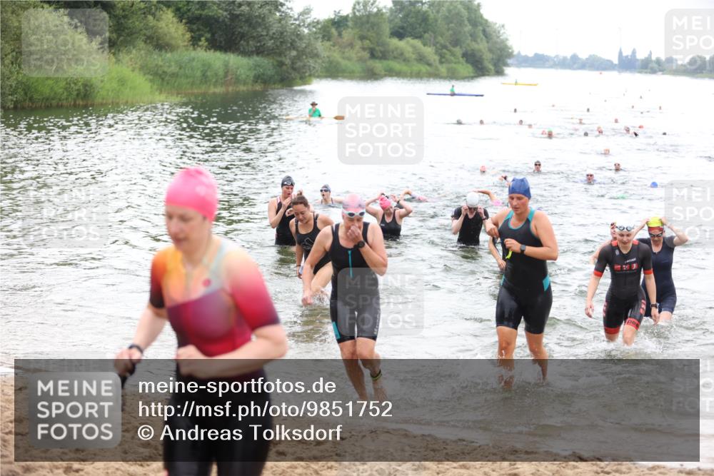 21.06.2026 - 29. Vierlanden-Triathlon Andreas Tolksdorf http://msf.ph/oto/9851752 21.06.2026 10:18:28 Schwimmen 368, 391, 499, 513, 516, 539, 571, 582, 583, 605, 606, 608, 618 meine-sportfotos.de