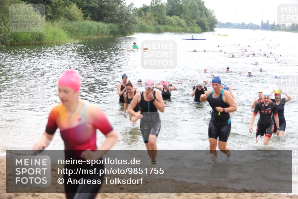 21.06.2026 - 29. Vierlanden-Triathlon Andreas Tolksdorf http://msf.ph/oto/9851755 21.06.2026 10:18:28 Schwimmen 368, 391, 499, 513, 516, 539, 571, 582, 583, 605, 606, 608, 618 meine-sportfotos.de