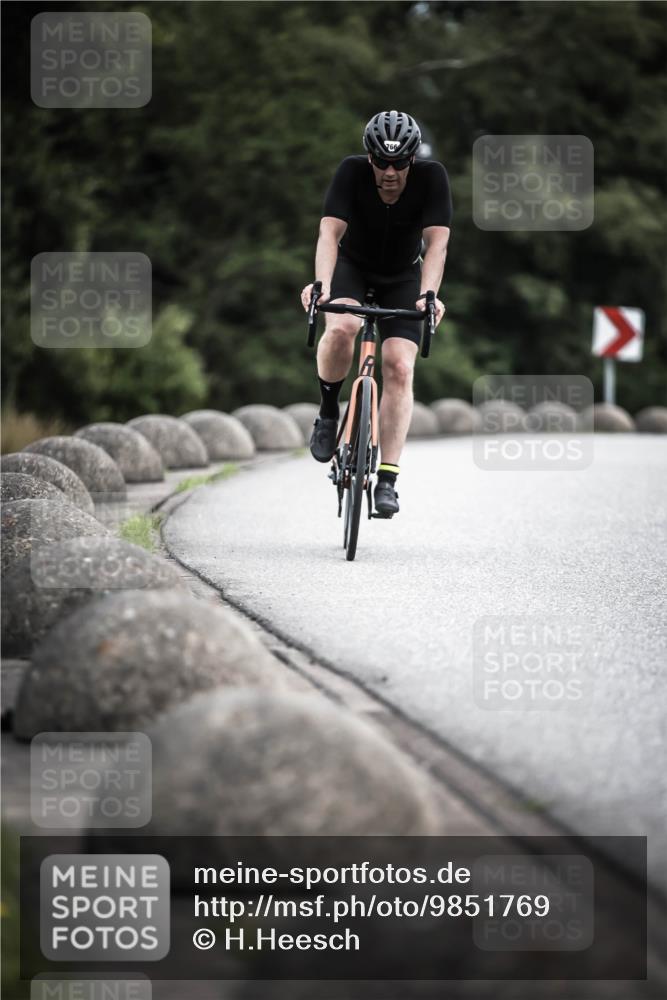 21.06.2026 - 29. Vierlanden-Triathlon H.Heesch http://msf.ph/oto/9851769 21.06.2026 12:04:52 Radfahren 766, 828 meine-sportfotos.de