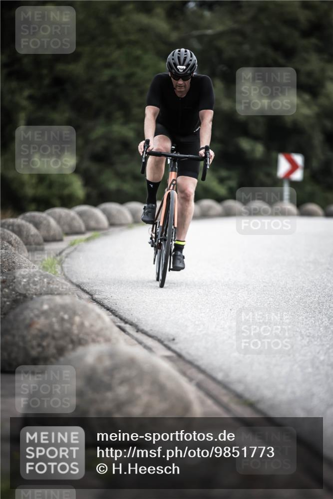 21.06.2026 - 29. Vierlanden-Triathlon H.Heesch http://msf.ph/oto/9851773 21.06.2026 12:04:52 Radfahren 766, 828 meine-sportfotos.de