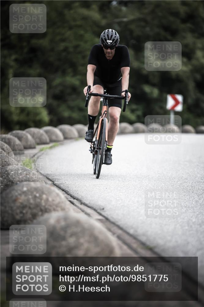 21.06.2026 - 29. Vierlanden-Triathlon H.Heesch http://msf.ph/oto/9851775 21.06.2026 12:04:52 Radfahren 766, 828 meine-sportfotos.de
