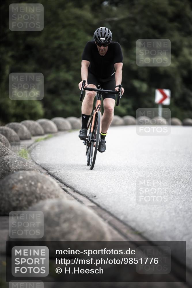 21.06.2026 - 29. Vierlanden-Triathlon H.Heesch http://msf.ph/oto/9851776 21.06.2026 12:04:52 Radfahren 766, 828 meine-sportfotos.de