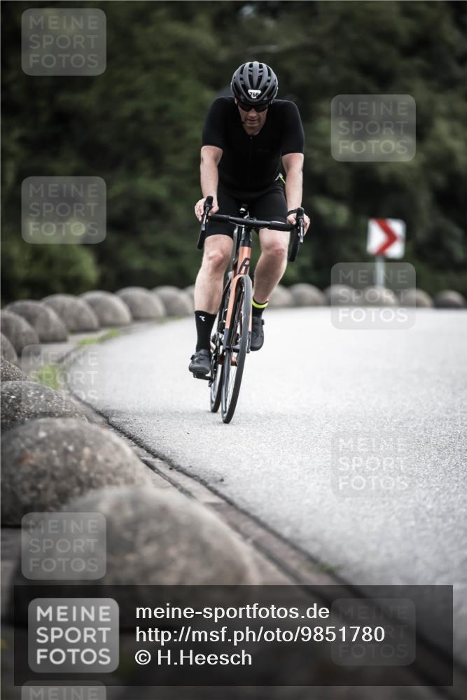 21.06.2026 - 29. Vierlanden-Triathlon H.Heesch http://msf.ph/oto/9851780 21.06.2026 12:04:52 Radfahren 766, 828 meine-sportfotos.de
