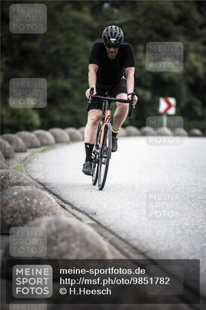 21.06.2026 - 29. Vierlanden-Triathlon H.Heesch http://msf.ph/oto/9851782 21.06.2026 12:04:52 Radfahren 766, 828 meine-sportfotos.de