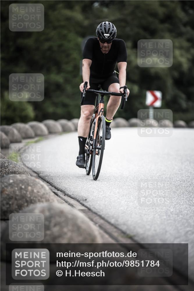 21.06.2026 - 29. Vierlanden-Triathlon H.Heesch http://msf.ph/oto/9851784 21.06.2026 12:04:52 Radfahren 766, 828 meine-sportfotos.de