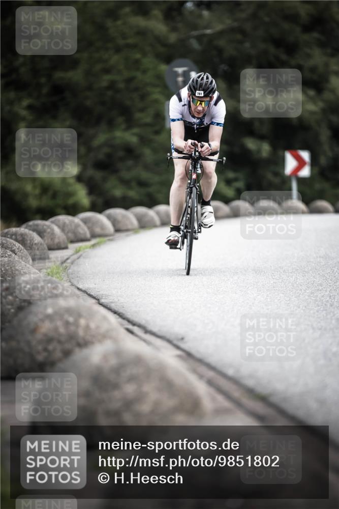 21.06.2026 - 29. Vierlanden-Triathlon H.Heesch http://msf.ph/oto/9851802 21.06.2026 12:05:01 Radfahren 245, 781, 882, 964 meine-sportfotos.de