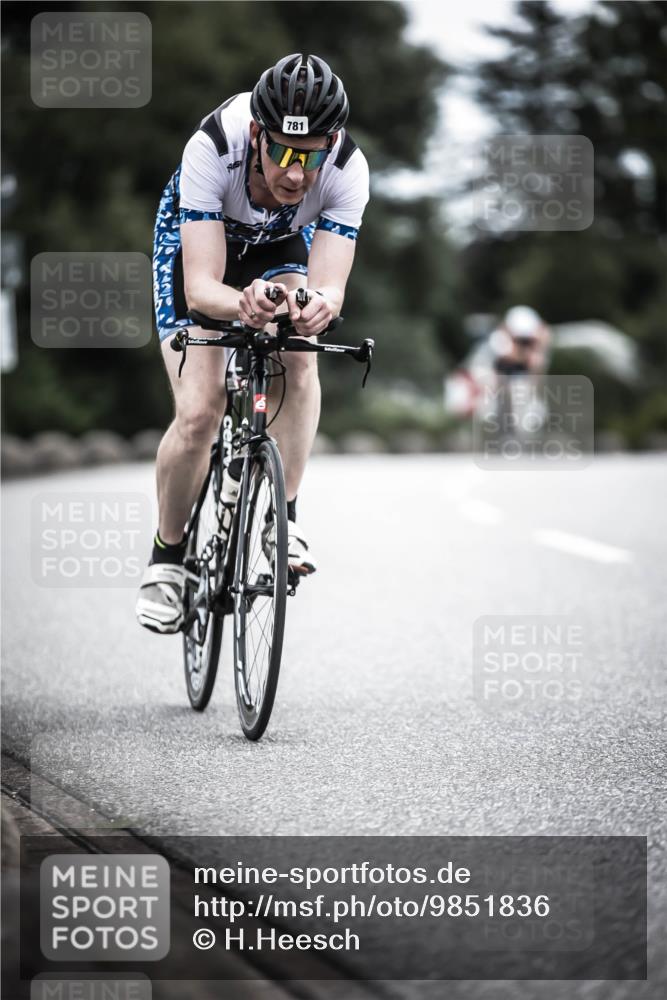 21.06.2026 - 29. Vierlanden-Triathlon H.Heesch http://msf.ph/oto/9851836 21.06.2026 12:05:02 Radfahren 245, 781, 882, 964 meine-sportfotos.de
