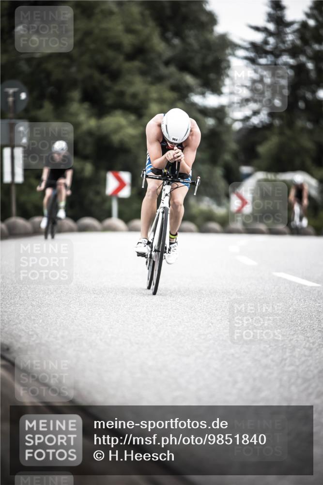 21.06.2026 - 29. Vierlanden-Triathlon H.Heesch http://msf.ph/oto/9851840 21.06.2026 12:05:05 Radfahren 245, 781, 882, 887, 964 meine-sportfotos.de