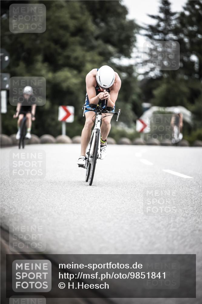 21.06.2026 - 29. Vierlanden-Triathlon H.Heesch http://msf.ph/oto/9851841 21.06.2026 12:05:05 Radfahren 245, 781, 882, 887, 964 meine-sportfotos.de