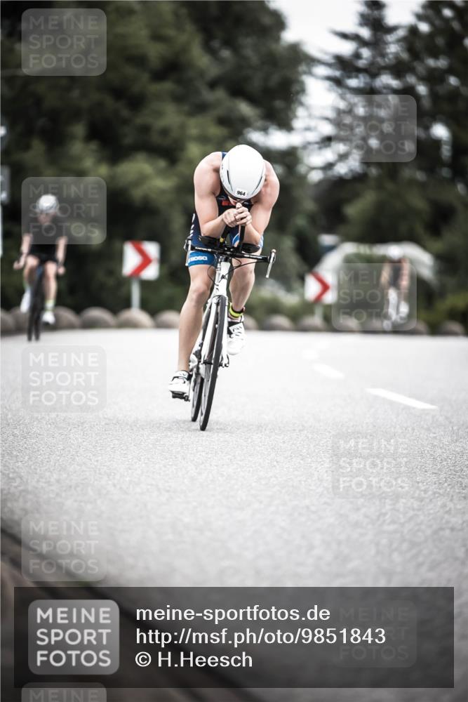 21.06.2026 - 29. Vierlanden-Triathlon H.Heesch http://msf.ph/oto/9851843 21.06.2026 12:05:05 Radfahren 245, 781, 882, 887, 964 meine-sportfotos.de