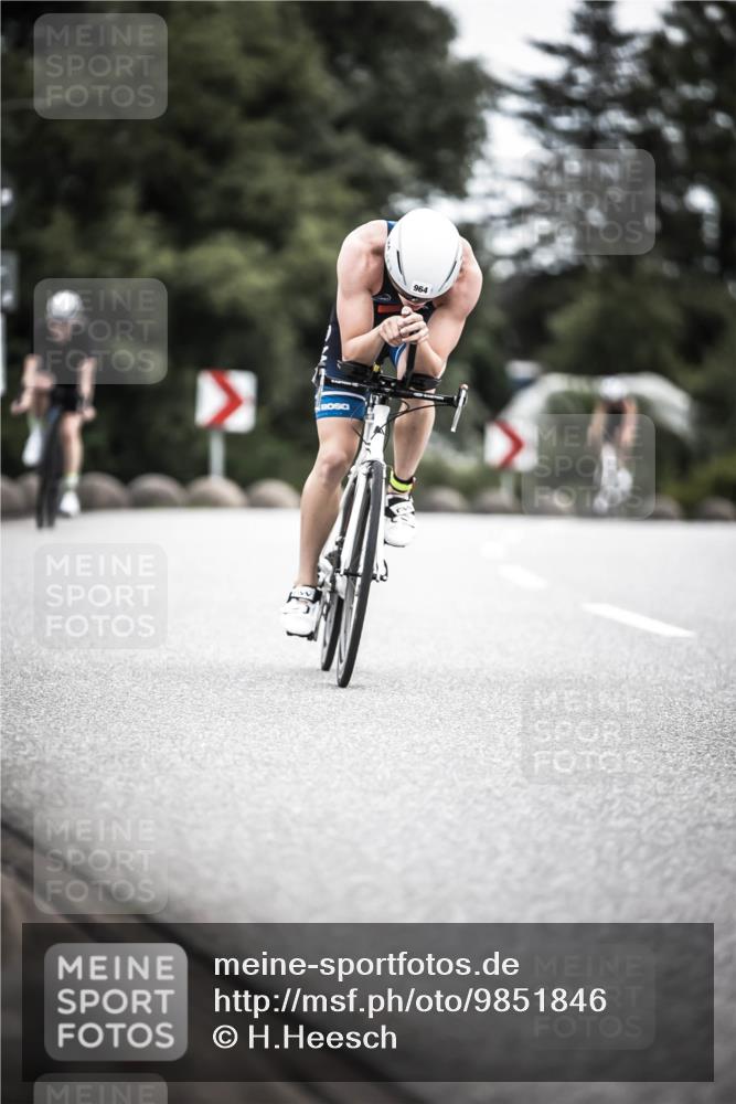 21.06.2026 - 29. Vierlanden-Triathlon H.Heesch http://msf.ph/oto/9851846 21.06.2026 12:05:05 Radfahren 245, 781, 882, 887, 964 meine-sportfotos.de
