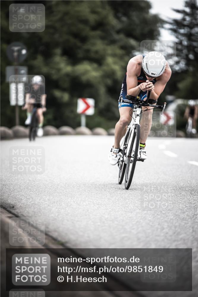 21.06.2026 - 29. Vierlanden-Triathlon H.Heesch http://msf.ph/oto/9851849 21.06.2026 12:05:05 Radfahren 245, 781, 882, 887, 964 meine-sportfotos.de