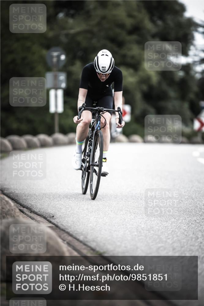 21.06.2026 - 29. Vierlanden-Triathlon H.Heesch http://msf.ph/oto/9851851 21.06.2026 12:05:08 Radfahren 882, 887, 964 meine-sportfotos.de