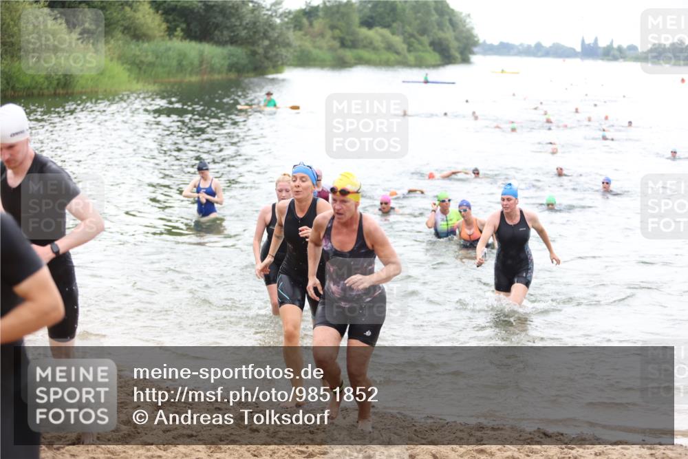 21.06.2026 - 29. Vierlanden-Triathlon Andreas Tolksdorf http://msf.ph/oto/9851852 21.06.2026 10:18:37 Schwimmen 368, 391, 482, 490, 510, 511, 513, 516, 539, 558, 582, 583, 590, 605, 608 meine-sportfotos.de