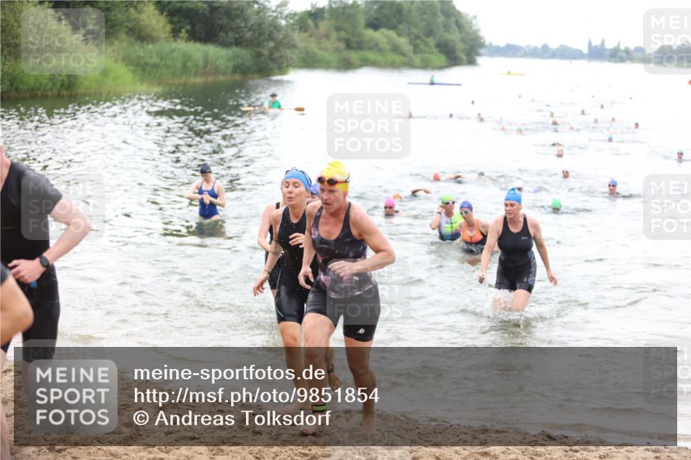 21.06.2026 - 29. Vierlanden-Triathlon Andreas Tolksdorf http://msf.ph/oto/9851854 21.06.2026 10:18:37 Schwimmen 368, 391, 482, 490, 510, 511, 513, 516, 539, 558, 582, 583, 590, 605, 608 meine-sportfotos.de