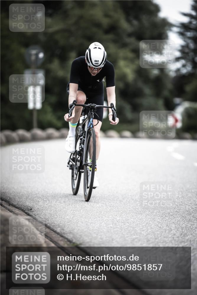 21.06.2026 - 29. Vierlanden-Triathlon H.Heesch http://msf.ph/oto/9851857 21.06.2026 12:05:08 Radfahren 882, 887, 964 meine-sportfotos.de