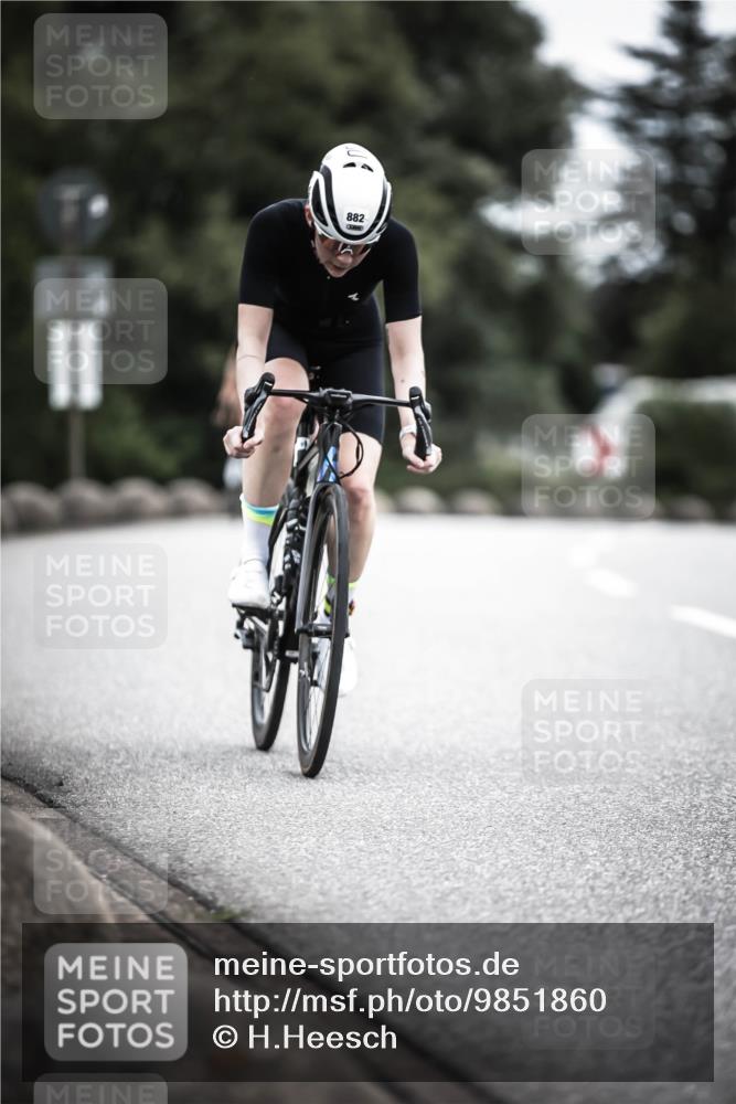 21.06.2026 - 29. Vierlanden-Triathlon H.Heesch http://msf.ph/oto/9851860 21.06.2026 12:05:08 Radfahren 882, 887, 964 meine-sportfotos.de
