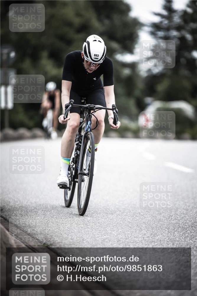 21.06.2026 - 29. Vierlanden-Triathlon H.Heesch http://msf.ph/oto/9851863 21.06.2026 12:05:08 Radfahren 882, 887, 964 meine-sportfotos.de