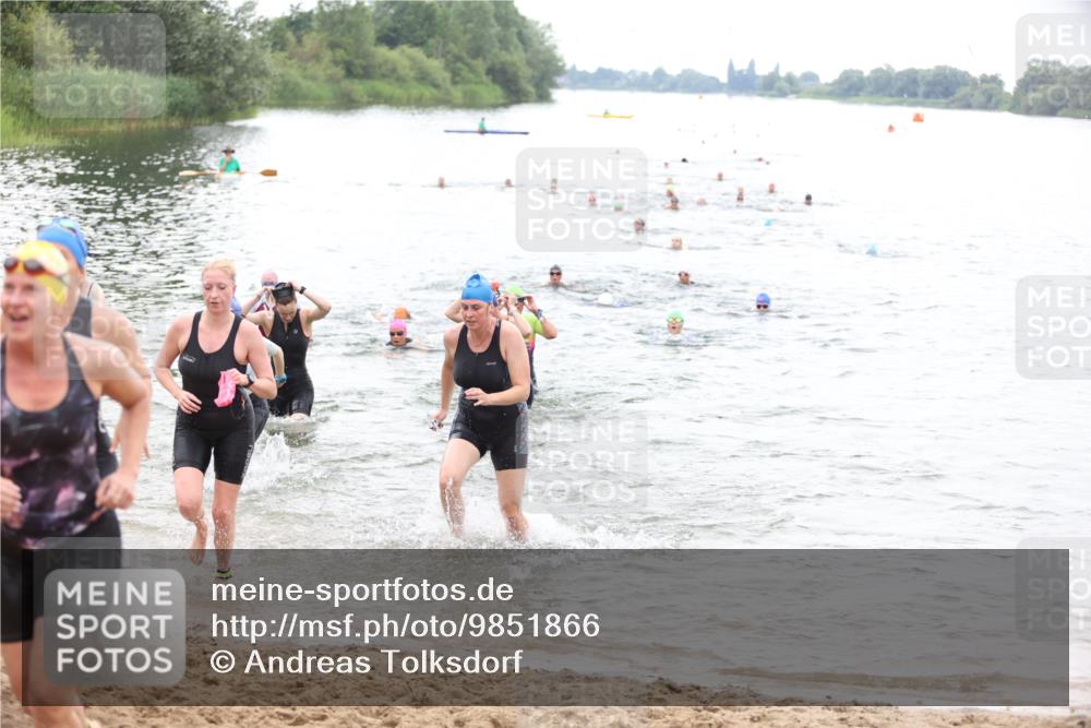 21.06.2026 - 29. Vierlanden-Triathlon Andreas Tolksdorf http://msf.ph/oto/9851866 21.06.2026 10:18:38 Schwimmen 368, 391, 482, 490, 510, 511, 513, 516, 539, 556, 558, 583, 590, 605, 608 meine-sportfotos.de