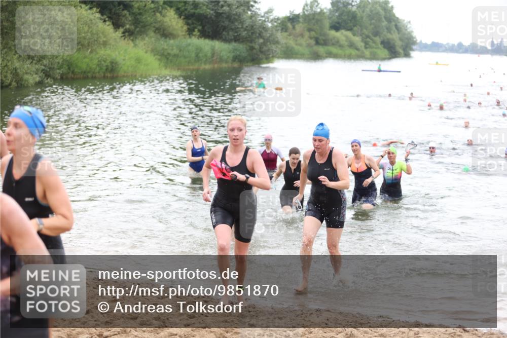 21.06.2026 - 29. Vierlanden-Triathlon Andreas Tolksdorf http://msf.ph/oto/9851870 21.06.2026 10:18:39 Schwimmen 368, 391, 482, 490, 510, 511, 516, 556, 558, 583, 590, 601, 608 meine-sportfotos.de