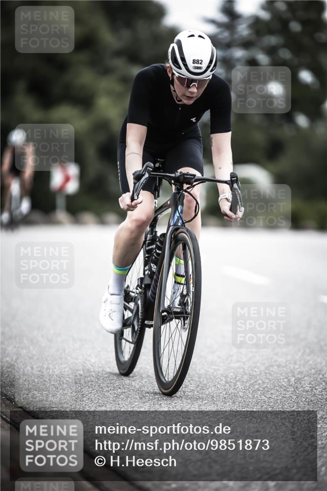 21.06.2026 - 29. Vierlanden-Triathlon H.Heesch http://msf.ph/oto/9851873 21.06.2026 12:05:08 Radfahren 882, 887, 964 meine-sportfotos.de