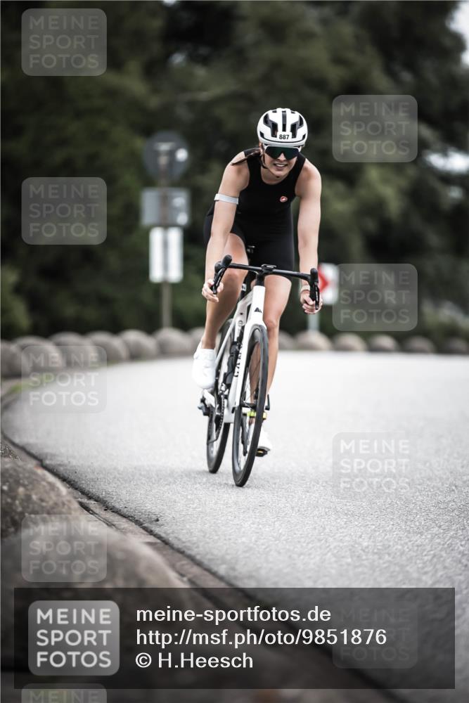 21.06.2026 - 29. Vierlanden-Triathlon H.Heesch http://msf.ph/oto/9851876 21.06.2026 12:05:11 Radfahren 882, 887 meine-sportfotos.de