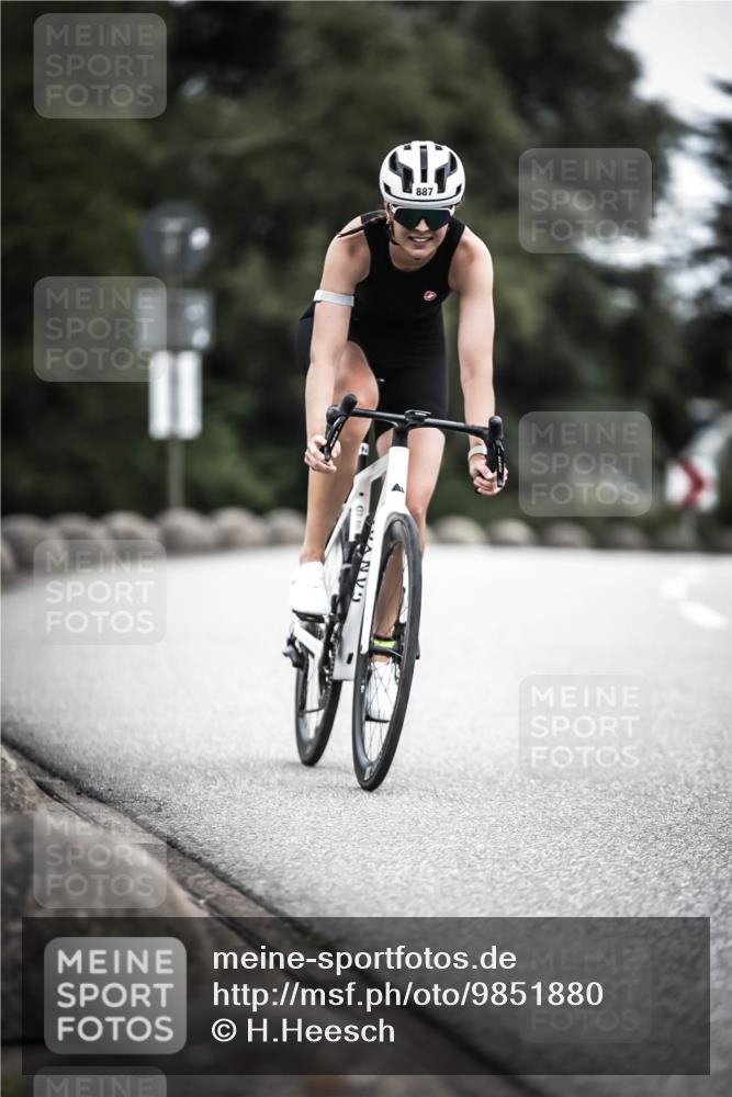 21.06.2026 - 29. Vierlanden-Triathlon H.Heesch http://msf.ph/oto/9851880 21.06.2026 12:05:11 Radfahren 882, 887 meine-sportfotos.de