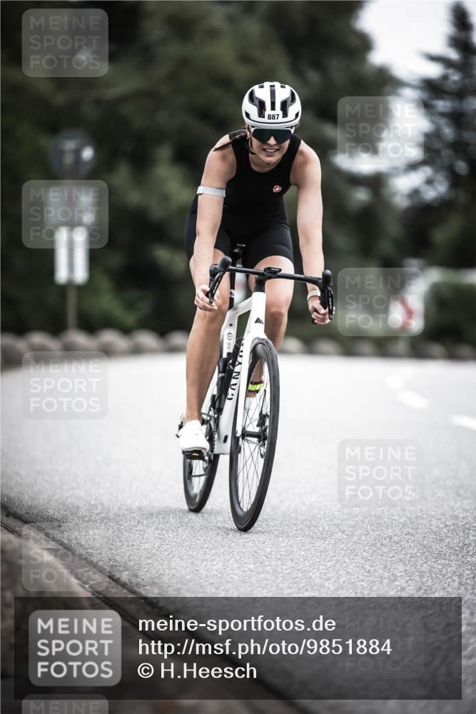 21.06.2026 - 29. Vierlanden-Triathlon H.Heesch http://msf.ph/oto/9851884 21.06.2026 12:05:11 Radfahren 882, 887 meine-sportfotos.de