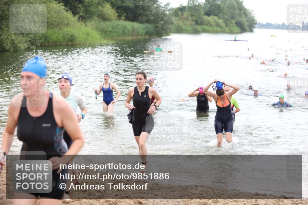 21.06.2026 - 29. Vierlanden-Triathlon Andreas Tolksdorf http://msf.ph/oto/9851886 21.06.2026 10:18:41 Schwimmen 391, 482, 490, 510, 511, 516, 556, 558, 583, 590, 601 meine-sportfotos.de