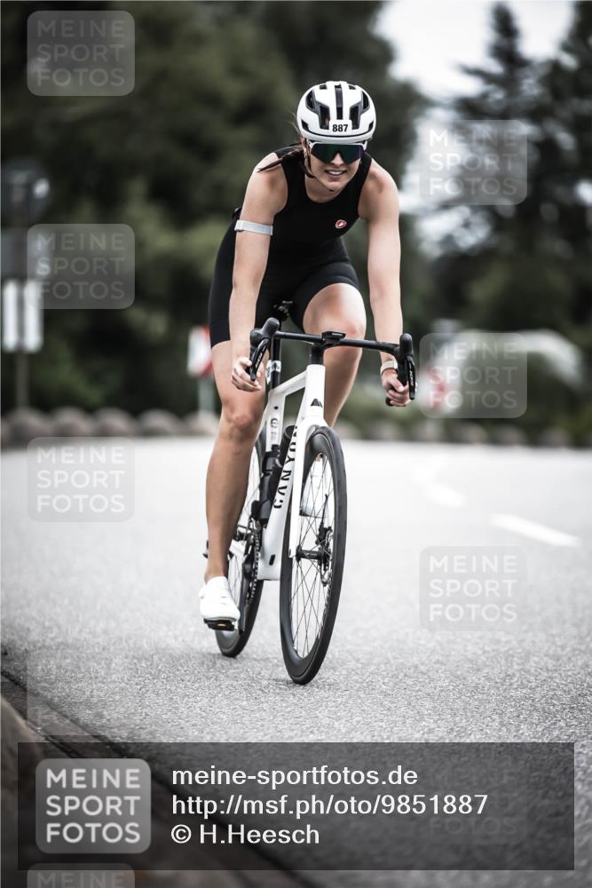 21.06.2026 - 29. Vierlanden-Triathlon H.Heesch http://msf.ph/oto/9851887 21.06.2026 12:05:11 Radfahren 882, 887 meine-sportfotos.de