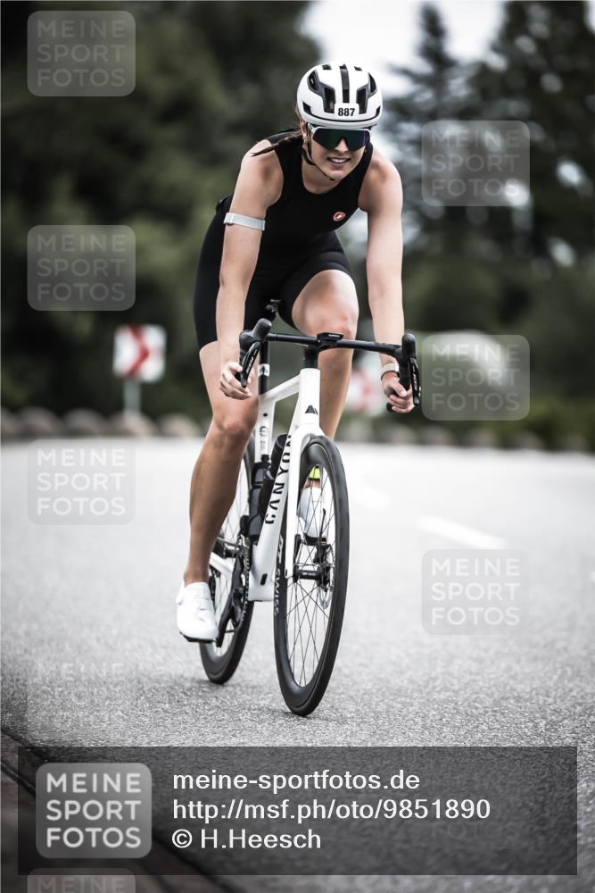 21.06.2026 - 29. Vierlanden-Triathlon H.Heesch http://msf.ph/oto/9851890 21.06.2026 12:05:12 Radfahren 882, 887 meine-sportfotos.de