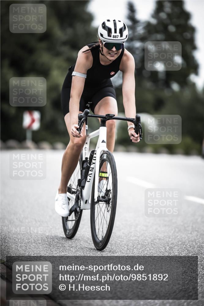 21.06.2026 - 29. Vierlanden-Triathlon H.Heesch http://msf.ph/oto/9851892 21.06.2026 12:05:12 Radfahren 882, 887 meine-sportfotos.de