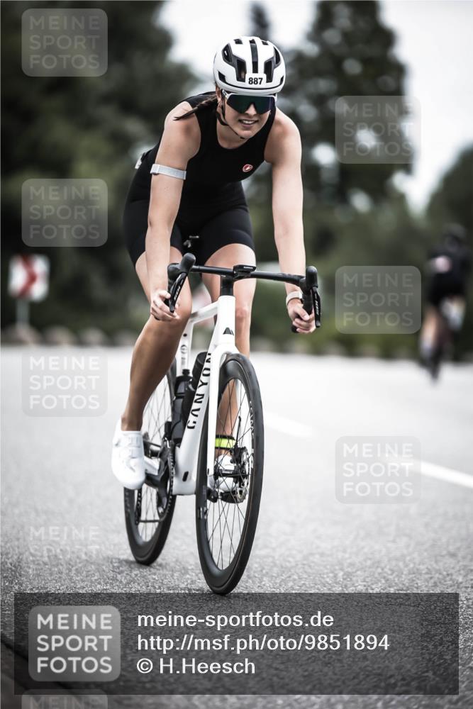 21.06.2026 - 29. Vierlanden-Triathlon H.Heesch http://msf.ph/oto/9851894 21.06.2026 12:05:12 Radfahren 882, 887 meine-sportfotos.de