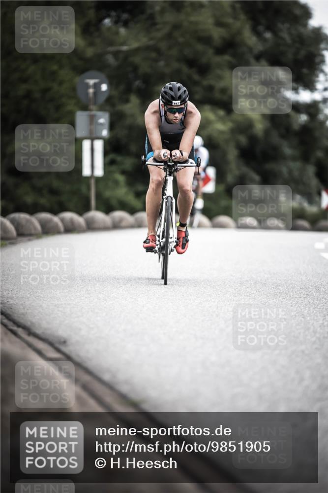 21.06.2026 - 29. Vierlanden-Triathlon H.Heesch http://msf.ph/oto/9851905 21.06.2026 12:05:20 Radfahren 637, 776, 917 meine-sportfotos.de