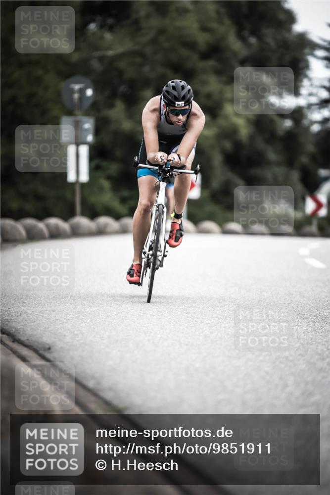 21.06.2026 - 29. Vierlanden-Triathlon H.Heesch http://msf.ph/oto/9851911 21.06.2026 12:05:21 Radfahren 637, 776, 897, 917 meine-sportfotos.de