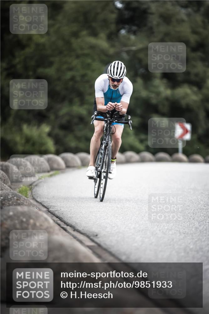 21.06.2026 - 29. Vierlanden-Triathlon H.Heesch http://msf.ph/oto/9851933 21.06.2026 12:05:23 Radfahren 637, 776, 831, 897, 917 meine-sportfotos.de