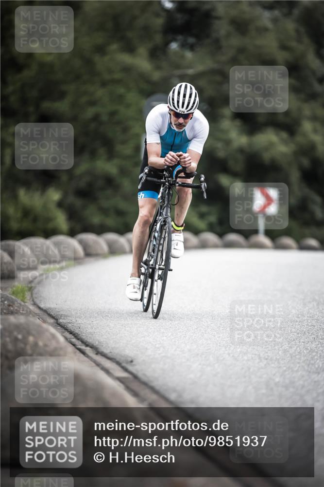 21.06.2026 - 29. Vierlanden-Triathlon H.Heesch http://msf.ph/oto/9851937 21.06.2026 12:05:24 Radfahren 637, 776, 831, 897, 917 meine-sportfotos.de