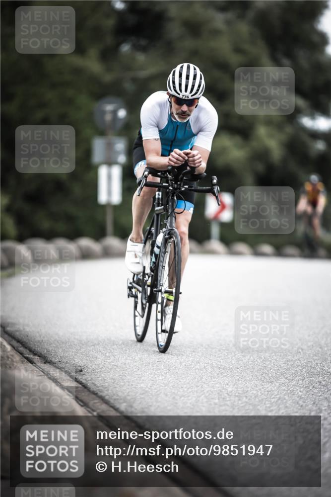 21.06.2026 - 29. Vierlanden-Triathlon H.Heesch http://msf.ph/oto/9851947 21.06.2026 12:05:24 Radfahren 637, 776, 831, 897, 917 meine-sportfotos.de