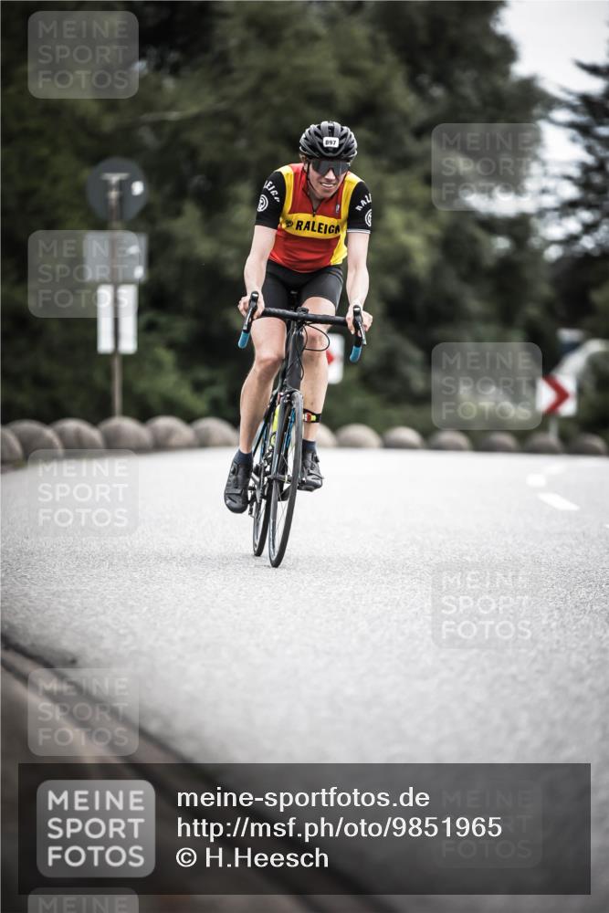 21.06.2026 - 29. Vierlanden-Triathlon H.Heesch http://msf.ph/oto/9851965 21.06.2026 12:05:28 Radfahren 637, 662, 776, 831, 897 meine-sportfotos.de